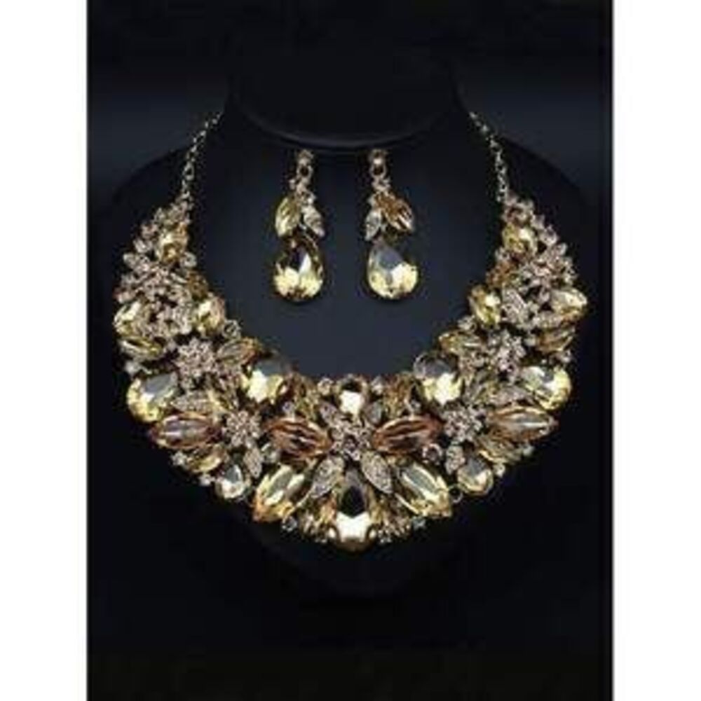 Extravagant Crystal Floral Necklace And Earring Set, Perfect For Brides And Brid